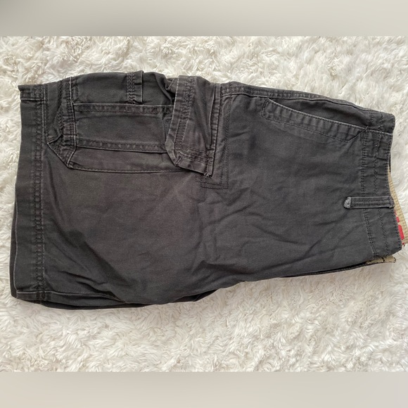 UNIONBAY DISTRESSED BLACK CARGO SHORTS, 100% COTTON,  32 - Picture 3 of 5